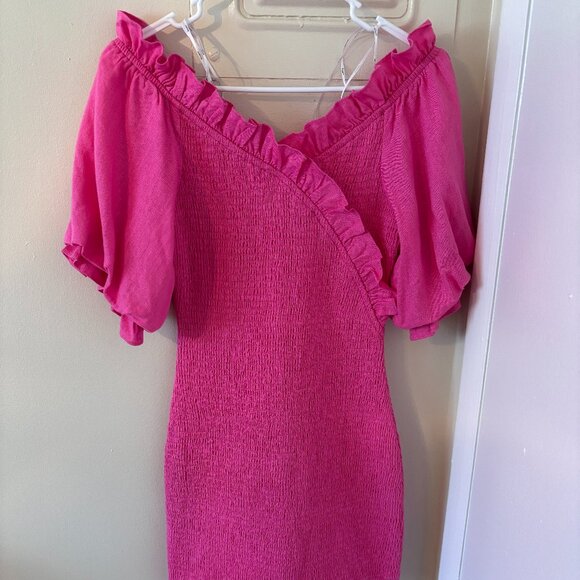 NWT Elliatt Guana Pink Smocked Puff Sleeve Ruffle Mini Dress - Picture 3 of 11